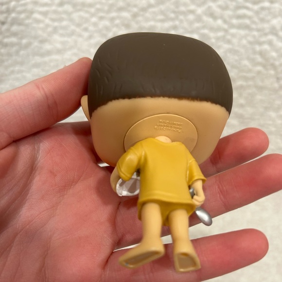 Funko POP! #718 Stranger Things Eleven in Burger Shirt with Ice Cream - Picture 4 of 9
